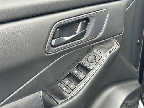 New 2026 Nissan Rogue S image 21