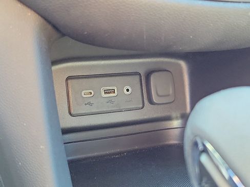 Used 2024 Chevrolet Equinox LT AWD/4WD image 27