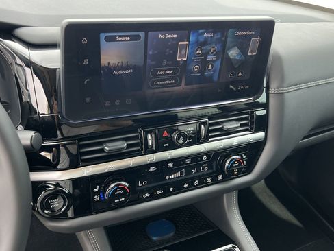 New 2026 Nissan Pathfinder Platinum FWD image 10