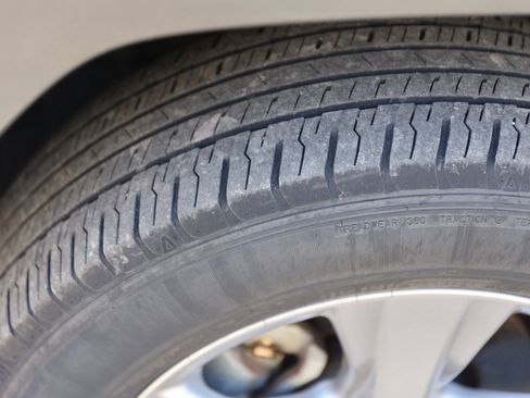 Used 2022 Toyota RAV4 LE image 13