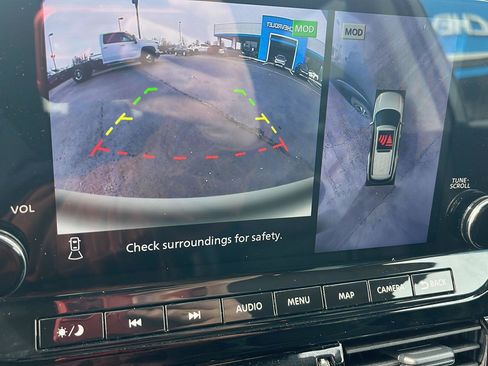 Used 2024 Nissan Pathfinder Platinum w/ Cargo Package image 14