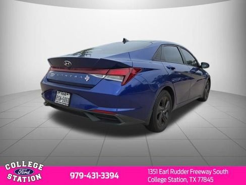 Used 2022 Hyundai Elantra SEL FWD image 4