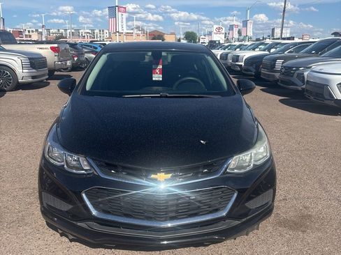 Used 2017 Chevrolet Cruze LS FWD image 10