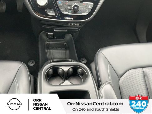 Used 2025 Chrysler Pacifica Select FWD image 24