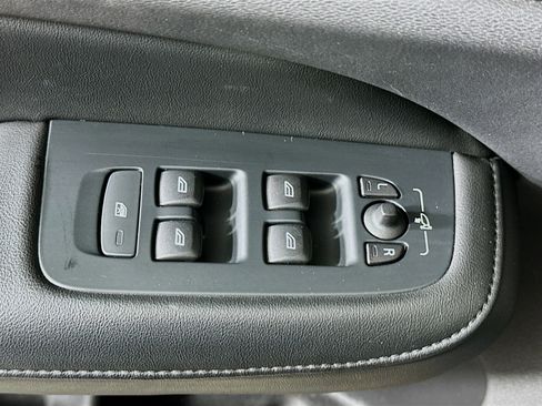 Used 2024 Volvo S60 B5 Core FWD image 15