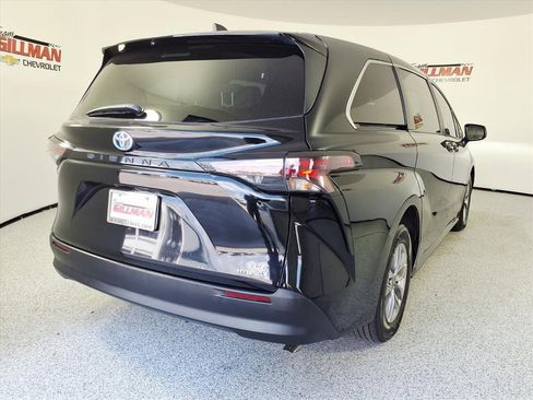 Used 2023 Toyota Sienna LE image 26