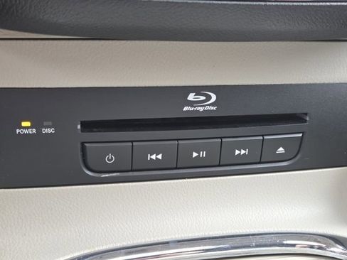 Used 2014 Chrysler Town & Country Limited w/ Luxury Group FWD image 9