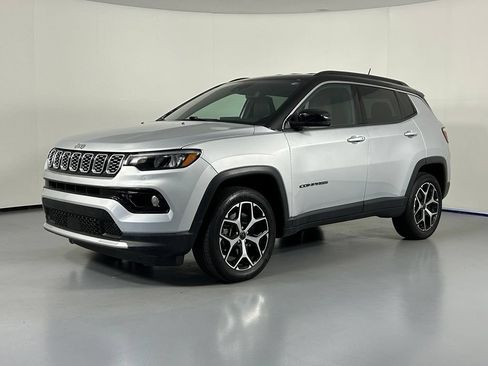 Used 2025 Jeep Compass Limited AWD/4WD image 3