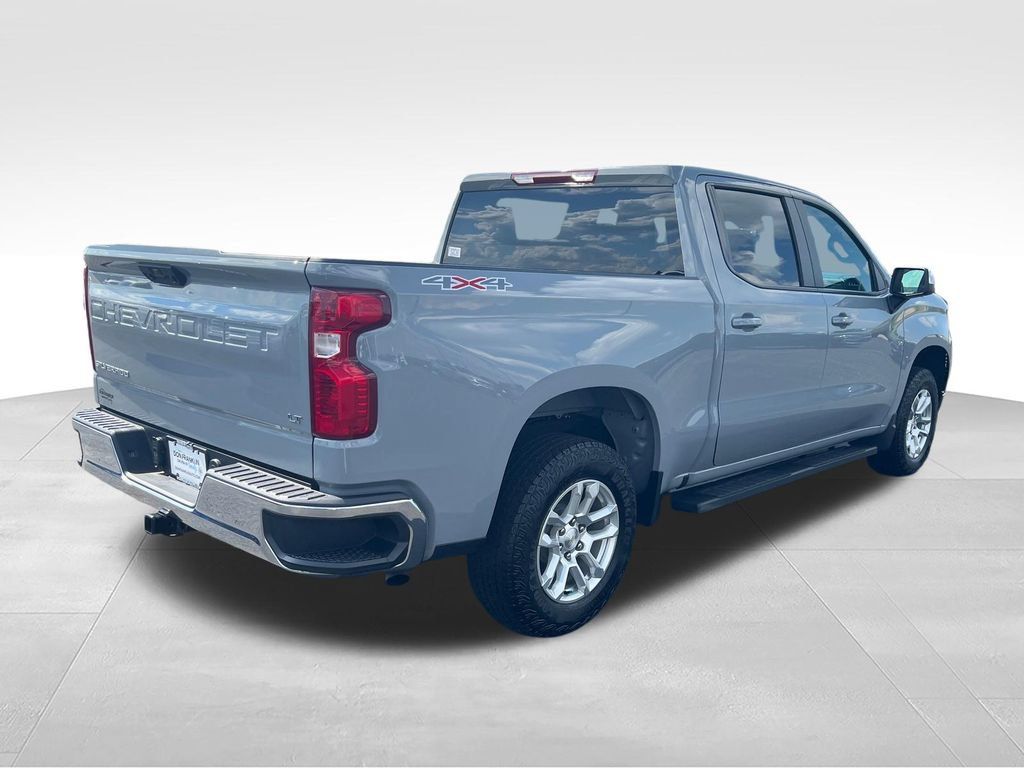 Used 2024 Chevrolet Silverado 1500 LT AWD/4WD image 5