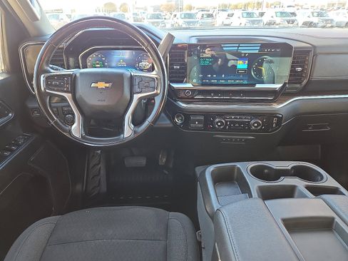 Used 2024 Chevrolet Silverado 2500 LT w/ Convenience Package image 10