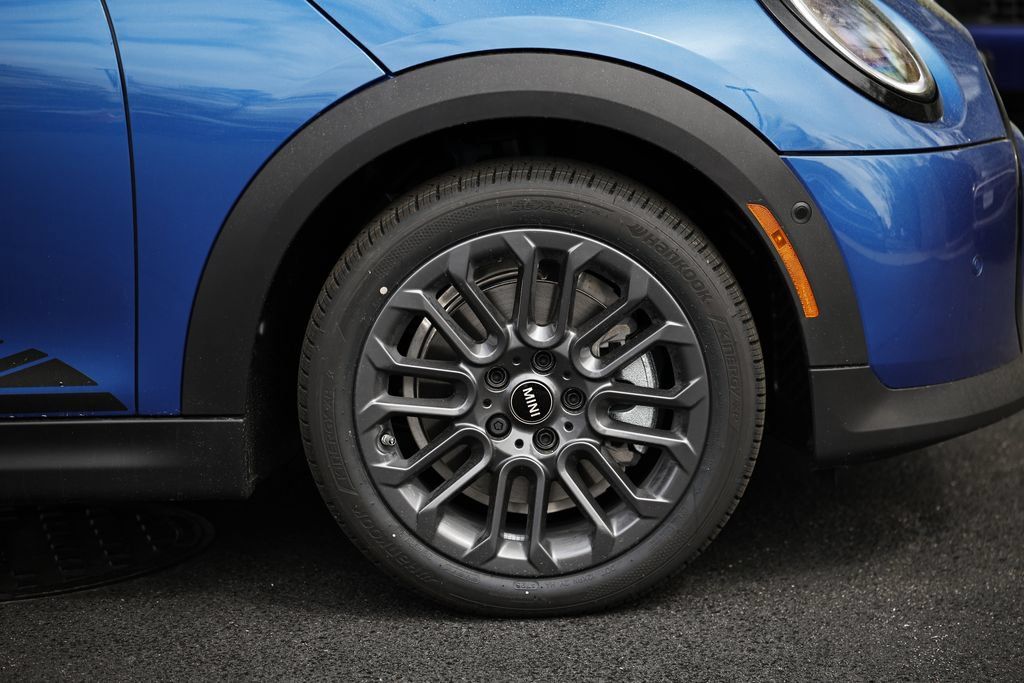 New 2026 MINI Cooper 2-Door Hardtop FWD image 4