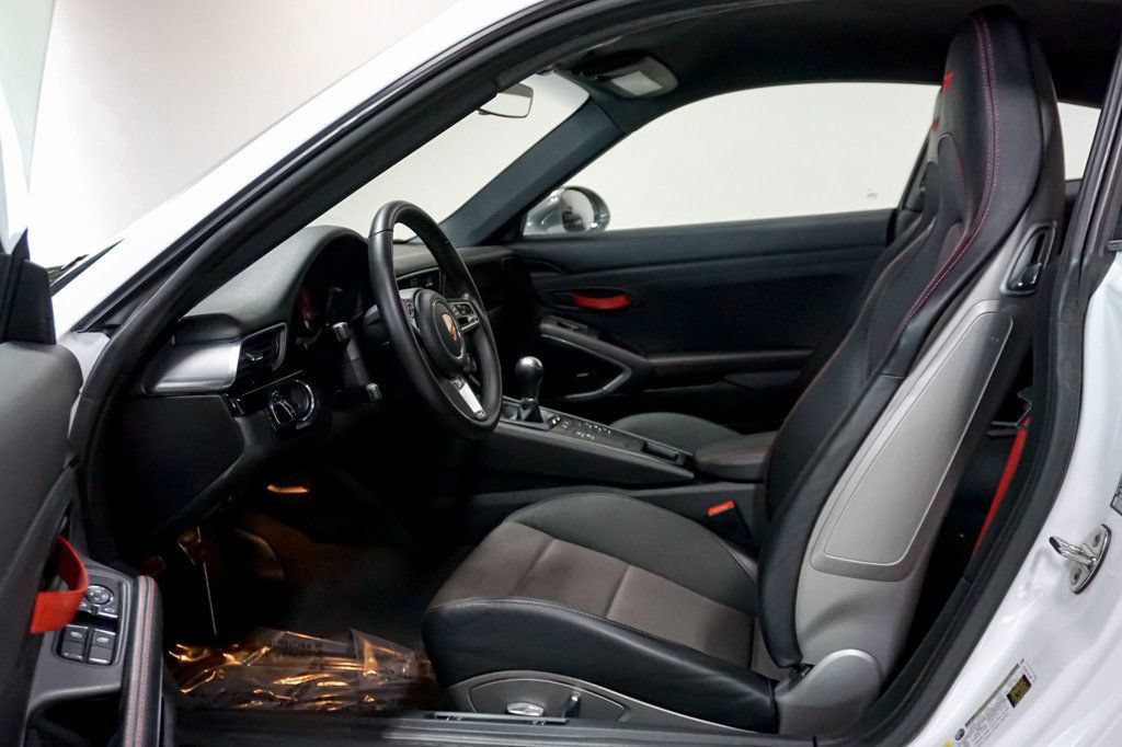 Used 2018 Porsche 911 Carrera image 8