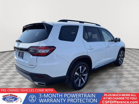 Used 2025 Honda Pilot Touring image 7