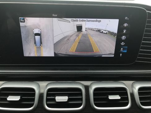 Used 2021 Mercedes-Benz GLS 450 4MATIC image 25