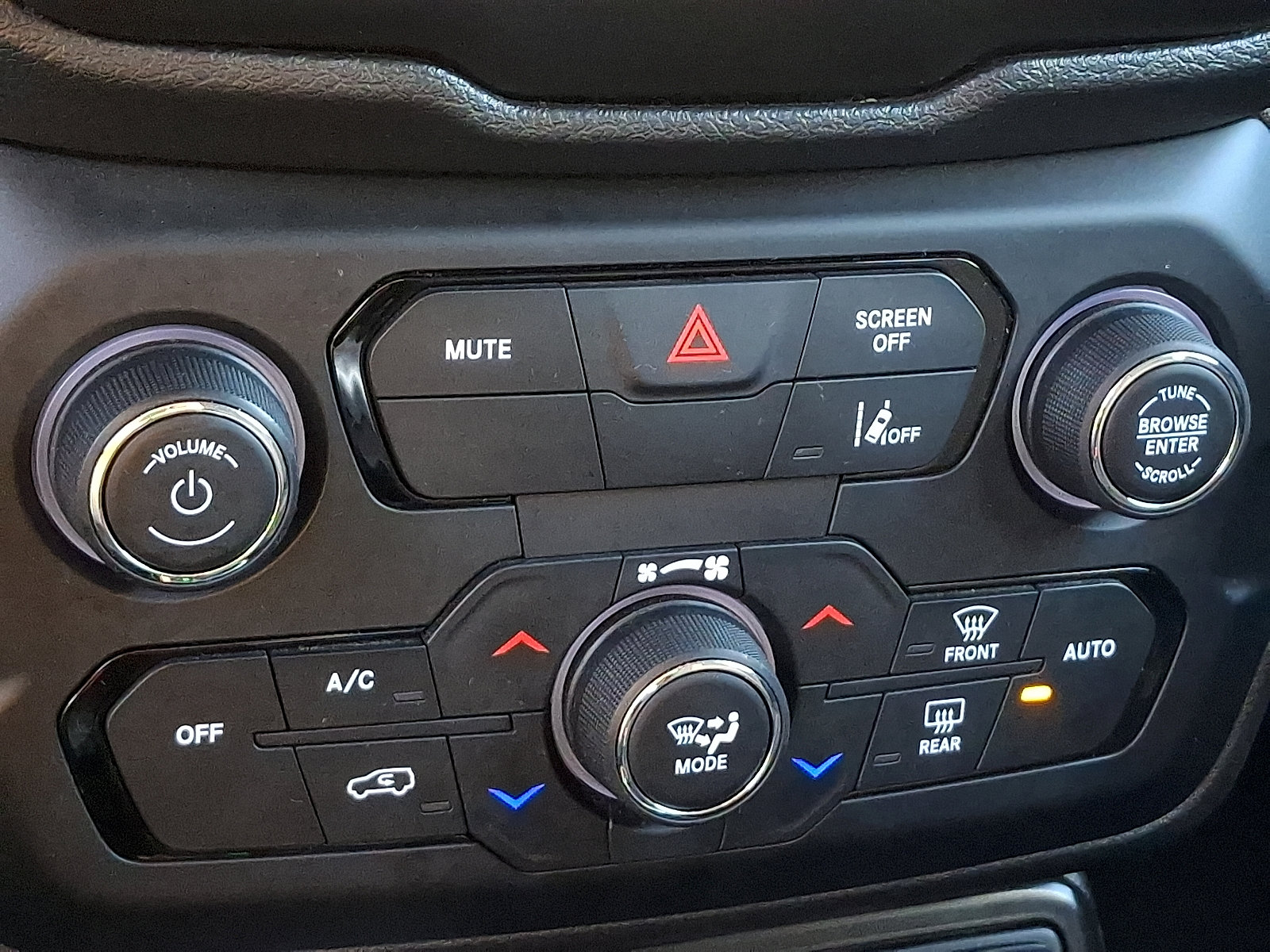Certified 2023 Jeep Renegade Latitude AWD/4WD image 15