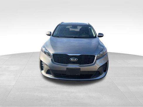 Used 2019 Kia Sorento LX w/ LX V6 Convenience Package image 2