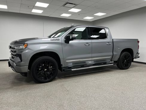 Used 2024 Chevrolet Silverado 1500 High Country w/ High Country Premium Package AWD/4WD image 6