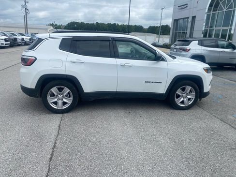 Used 2022 Jeep Compass Latitude w/ Convenience Group FWD image 4