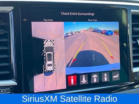 Used 2021 Chrysler Pacifica Touring-L image 13