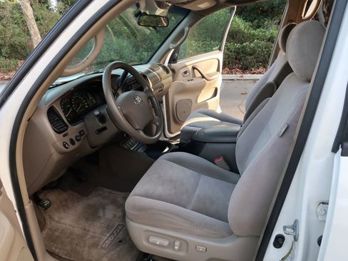 Used 2006 Toyota Sequoia SR5 image 12