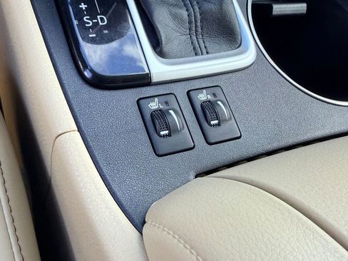 Used 2016 Toyota Highlander XLE image 7