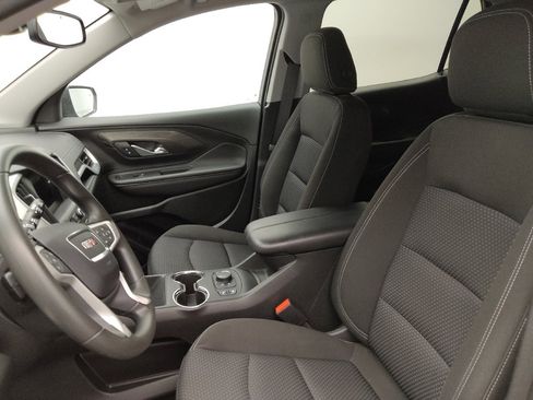 Used 2024 GMC Terrain SLE w/ Driver Convenience Package FWD image 17