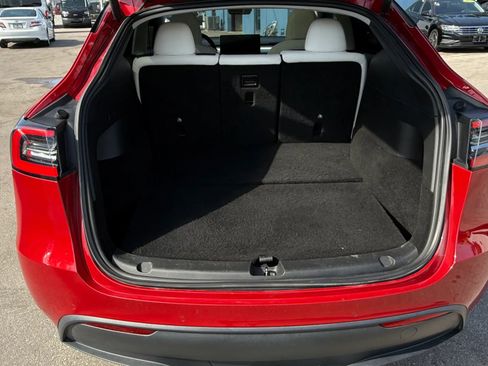 Used 2021 Tesla Model Y Long Range image 17