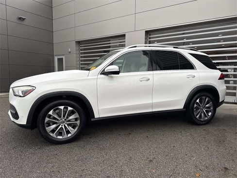 Used 2022 Mercedes-Benz GLE 350 4MATIC w/ Premium Package image 3