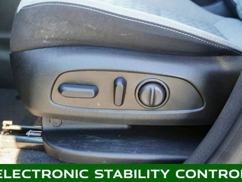 Used 2023 Chevrolet Equinox LT w/ Driver Convenience Package image 14