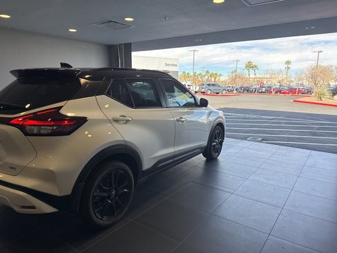 Used 2024 Nissan Kicks SR w/ SR Premium Package image 7