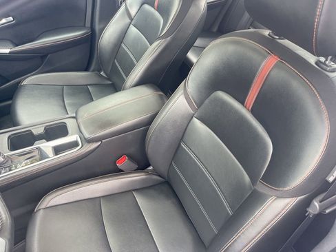 Used 2023 Nissan Sentra SR w/ SR Premium Package image 9