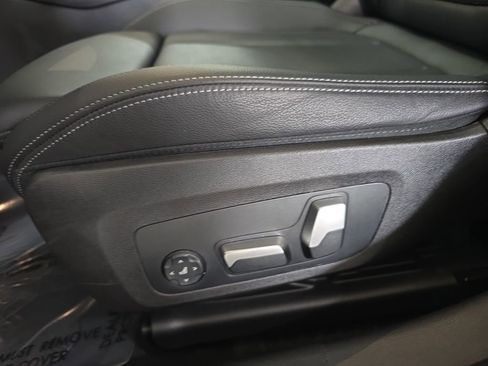 Used 2023 BMW 330i Sedan w/ M Sport Package image 25