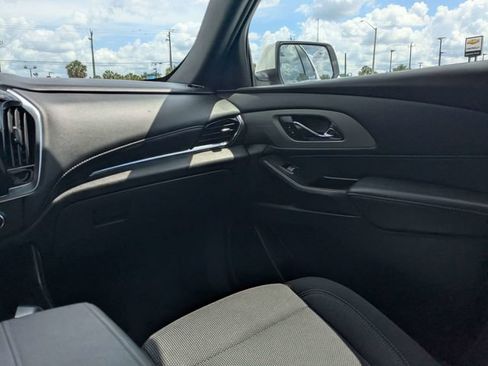 Used 2024 Chevrolet Traverse LT FWD image 18