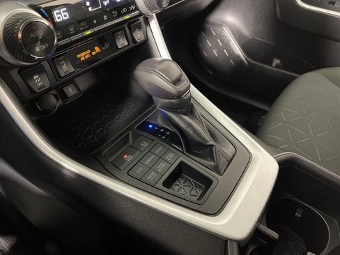 Certified 2022 Toyota RAV4 XLE w/ Convenience Package image 22