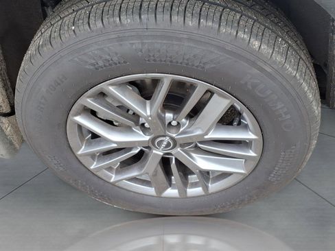 Used 2025 Nissan Rogue S image 5