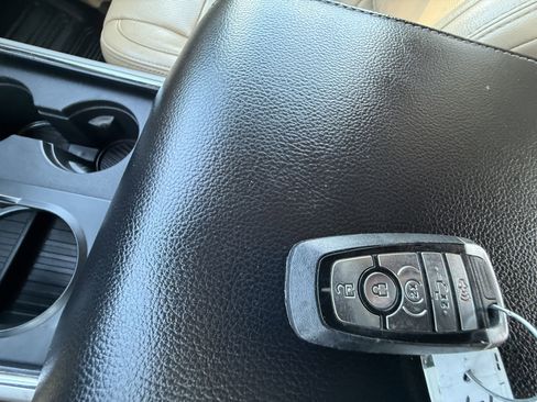 Used 2017 Ford F250 Lariat w/ Lariat Ultimate Package image 44