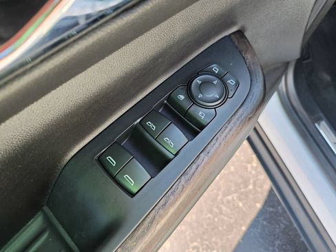 Used 2022 GMC Acadia Denali w/ GMC Pro Grade Package AWD/4WD image 11