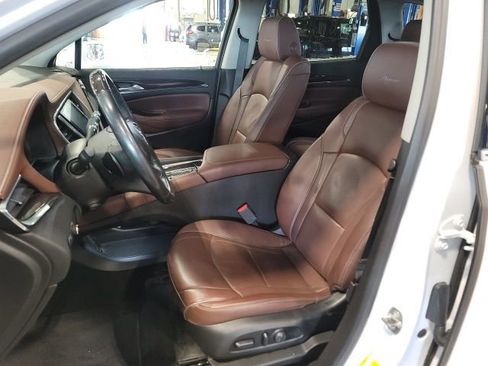 Used 2019 Buick Enclave Avenir w/ Avenir Technology Package image 17