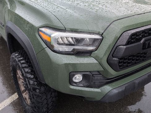 Used 2021 Toyota Tacoma TRD Off-Road w/ TRD Premium Off Road Package AWD/4WD image 10