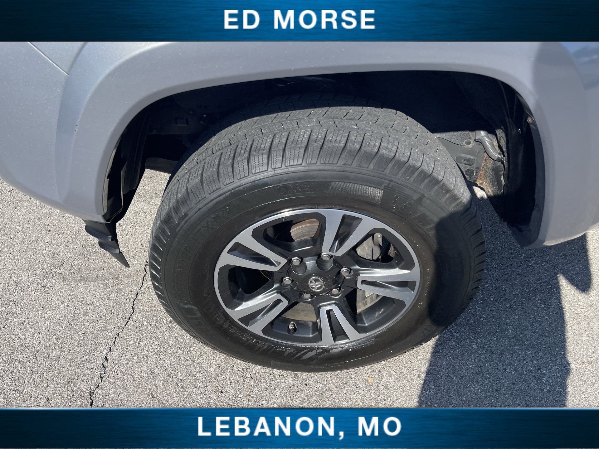 Used 2017 Toyota Tacoma TRD Sport w/ Tow Package (A/T) AWD/4WD image 30
