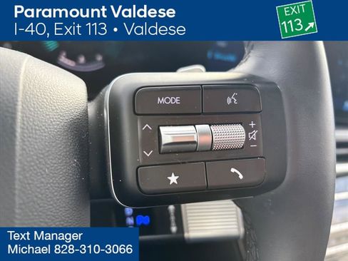 Certified 2025 Hyundai Santa Fe SE image 17