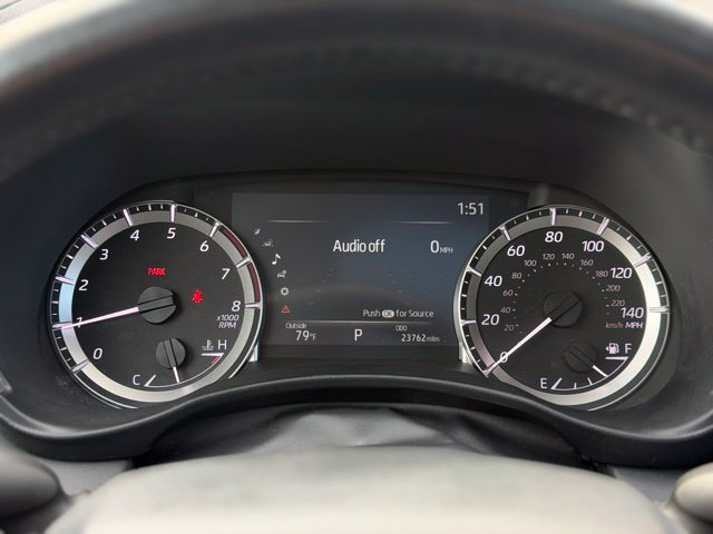 Used 2023 Toyota Highlander XLE AWD/4WD image 25