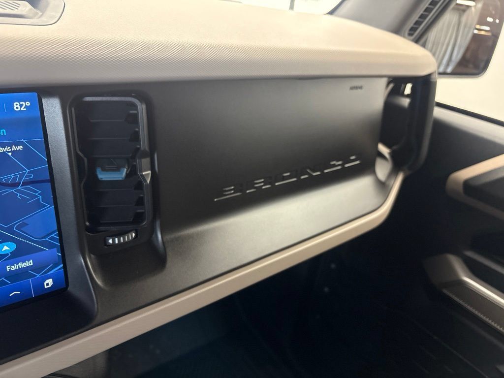 Used 2023 Ford Bronco Wildtrak AWD/4WD image 35