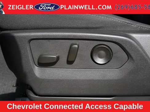 Used 2024 Chevrolet Silverado 1500 LT AWD/4WD image 16