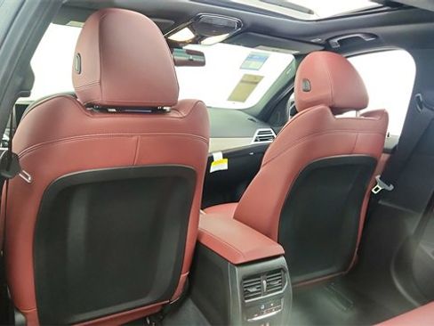 Used 2025 BMW 330i xDrive Sedan image 32