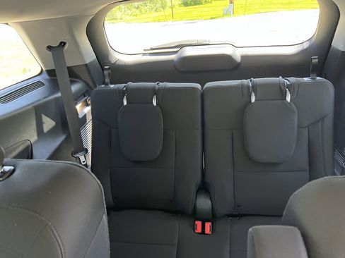 Used 2022 Ford Explorer XLT image 15