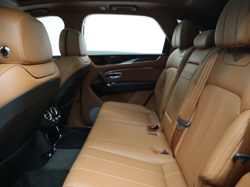 Certified 2018 Bentley Bentayga Onyx Edition image 21