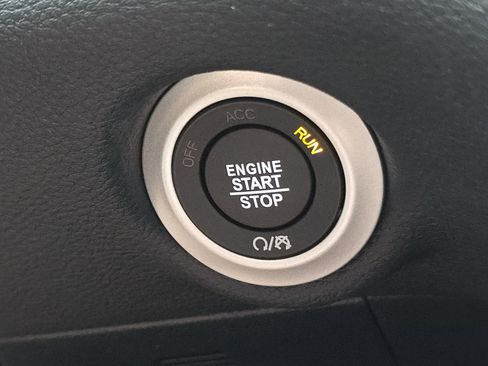 New 2026 Chrysler Pacifica Select image 13