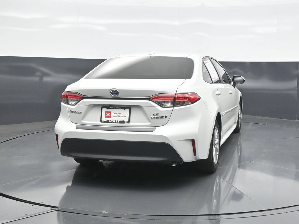 Used 2024 Toyota Corolla LE w/ LE Convenience Package FWD image 6