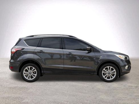 Used 2018 Ford Escape SE w/ SE Sync 3 Package image 10